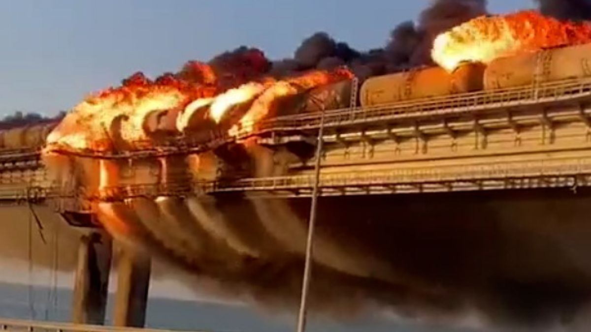 Útok na Kerčský most je vyhlášení války bez pravidel, zuří ruští poslanci